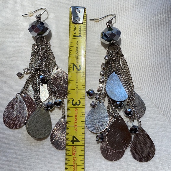 4” Multi strand earrings. Silvertone - Picture 4 of 7